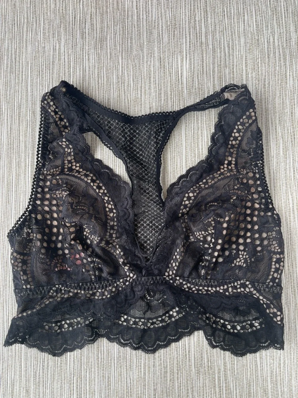 3 La Senza Lace Bralettes in Black and Cream - Women  Intimates  Size Small - Picture 2 of 13